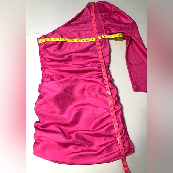 Aritzia WILFRED Rhapsody One Shoulder Long Sleeve Dress in Electron Fuchsia - Picture 14 of 16